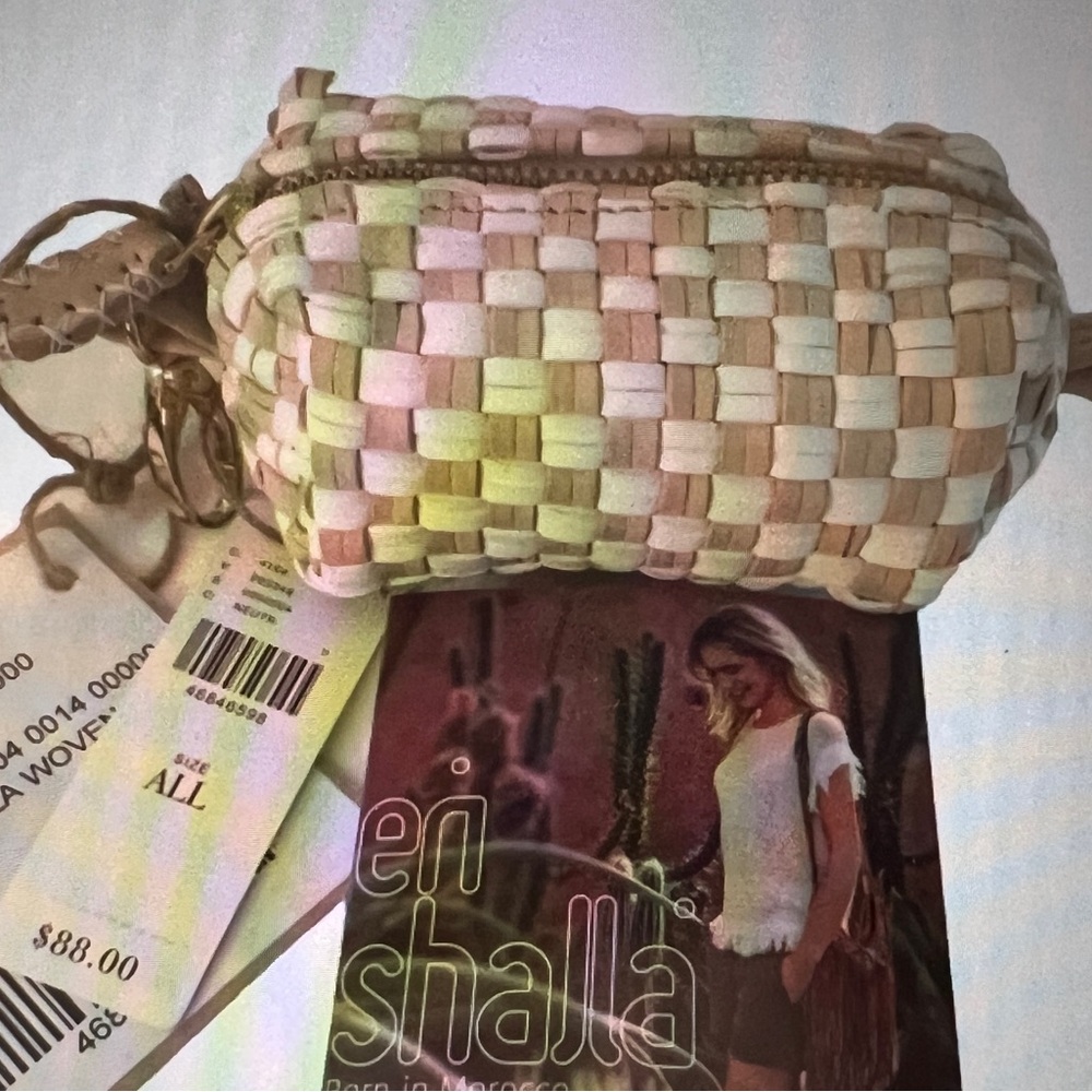 Designer En Shalla Fashion De Luxe Contrast Woven Small Leather Pouch